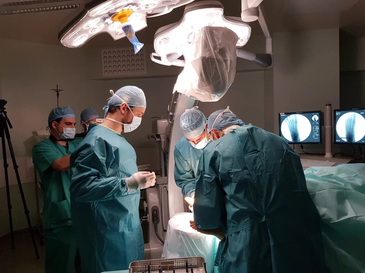 Equipamiento de radiología - Centro Clínico Quirúrgico Vigo